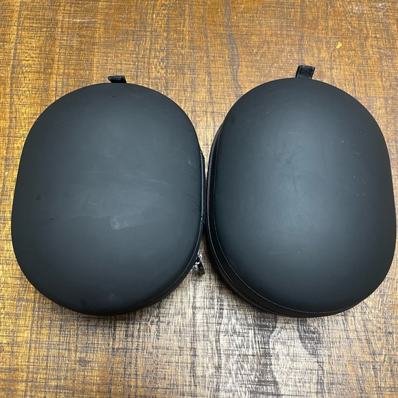 Lot of 2 BEATS Logo Hard Cases Compatible with BEATS STUDIO Headphones Case Only - Picture 2 of 3